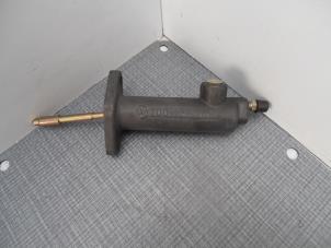 New Clutch master cylinder Volkswagen LT Price € 54,45 Inclusive VAT offered by Autohandel P. Caron & Zoon B.V.
