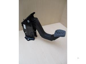 New Clutch pedal Volkswagen Crafter Price € 35,70 Inclusive VAT offered by Autohandel P. Caron & Zoon B.V.