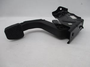 New Clutch pedal Volkswagen Crafter Price € 35,70 Inclusive VAT offered by Autohandel P. Caron & Zoon B.V.
