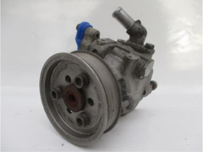 Begagnade Servostyrningspump Volkswagen Transporter Pris € 211,75 Inklusive moms erbjuds av Autohandel P. Caron & Zoon B.V.