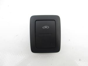 Gebrauchte Alarm Modul Volkswagen Caddy Preis € 12,10 Mit Mehrwertsteuer angeboten von Autohandel P. Caron & Zoon B.V.