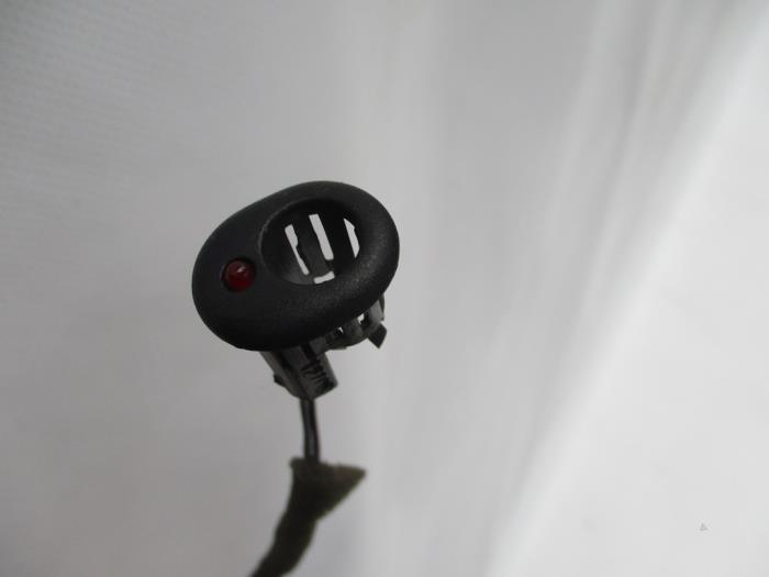 Begagnade Larmsensor Volkswagen Transporter Pris € 15,13 Inklusive moms erbjuds av Autohandel P. Caron & Zoon B.V.