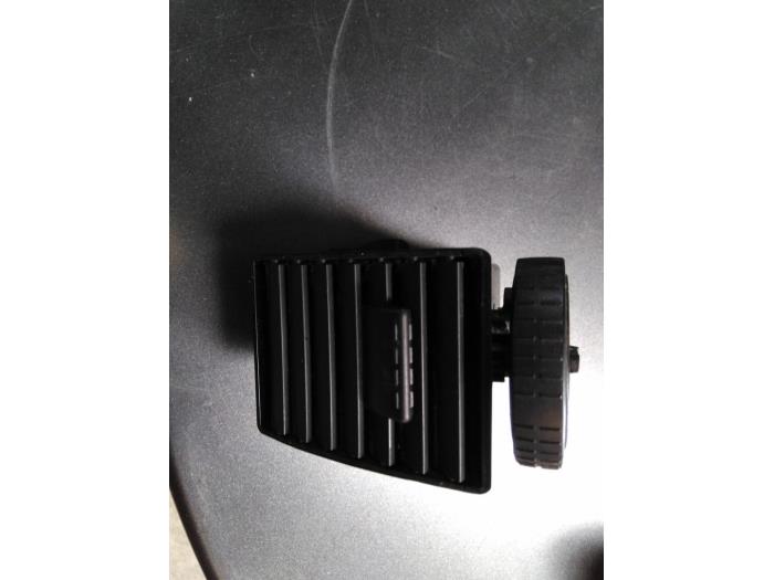 Dashboard vent from a Volkswagen Transporter T5 1.9 TDi 2006