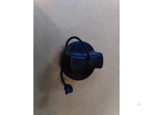 Used Fuel cap Volkswagen Crafter 2.5 TDI 30/32/35 Price € 15,13 Inclusive VAT offered by Autohandel P. Caron & Zoon B.V.