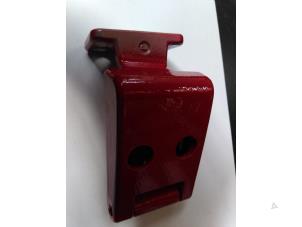 Used Rear door hinge, right Volkswagen Crafter 2.5 TDI 30/32/35 Price € 23,60 Inclusive VAT offered by Autohandel P. Caron & Zoon B.V.