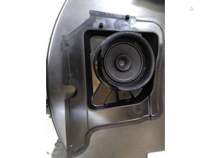 Used Speaker Volkswagen Transporter/Caravelle T6 2.0 TDI 150 Price € 51,43 Inclusive VAT offered by Autohandel P. Caron & Zoon B.V.