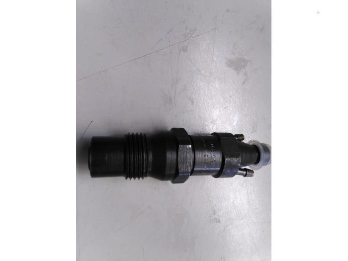Révisé Injecteurs Volkswagen Passat (35I) 1.9 CLD,GLD Prix € 78,65 Prix TTC proposé par Autohandel P. Caron & Zoon B.V.