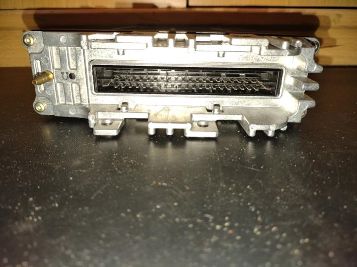 Engine management computer from a Volkswagen Transporter T4 2.5 i 1996