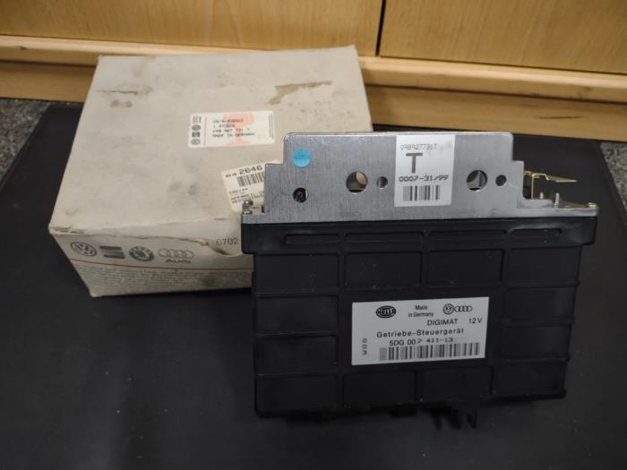 Automatic gearbox computer Volkswagen Transporter T4 2.5i 098927731T