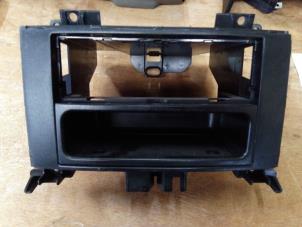 Usagé Berceau de la radio Volkswagen Crafter 2.5 TDI 30/32/35 Prix € 17,55 Prix TTC proposé par Autohandel P. Caron & Zoon B.V.