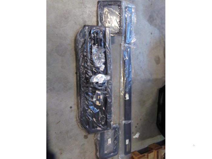 Nya Grill Volkswagen LT I 28 2.4 Pris € 393,25 Inklusive moms erbjuds av Autohandel P. Caron & Zoon B.V.