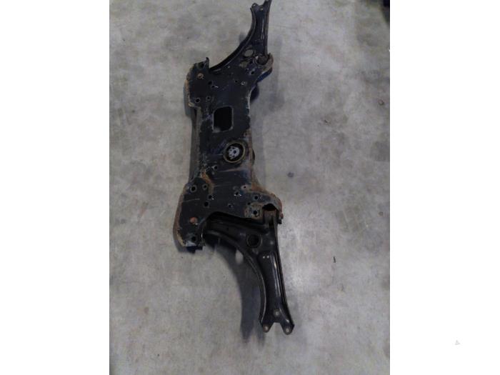 Used Subframe Volkswagen Caddy III (2KA,2KH,2CA,2CH) 1.6 TDI 16V Price € 199,65 Inclusive VAT offered by Autohandel P. Caron & Zoon B.V.