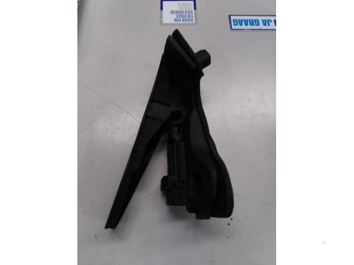 Begagnade Gaspedalsensor Volkswagen Caddy III (2KA,2KH,2CA,2CH) 1.6 TDI 16V Pris € 42,35 Inklusive moms erbjuds av Autohandel P. Caron & Zoon B.V.