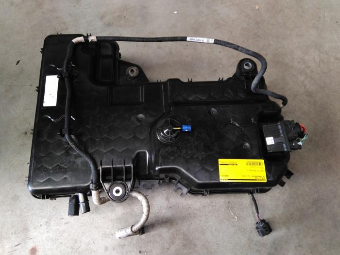 Gebrauchte Adblue Tank Volkswagen Transporter T6 2.0 TDI DRF Preis € 514,25 Mit Mehrwertsteuer angeboten von Autohandel P. Caron & Zoon B.V.
