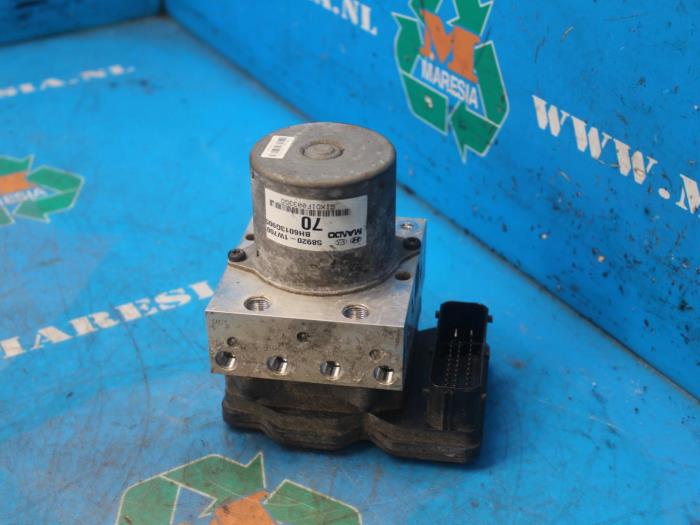 Begagnade ABS-pump Kia Rio III (UB) 1.4 CVVT 16V Pris € 78,75 Marginaltabell erbjuds av Maresia Auto Recycling B.V.
