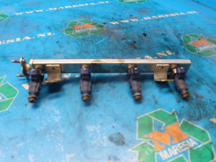 Fuel injector nozzle Kia Venga 1.4 CVVT 16V - G4FA