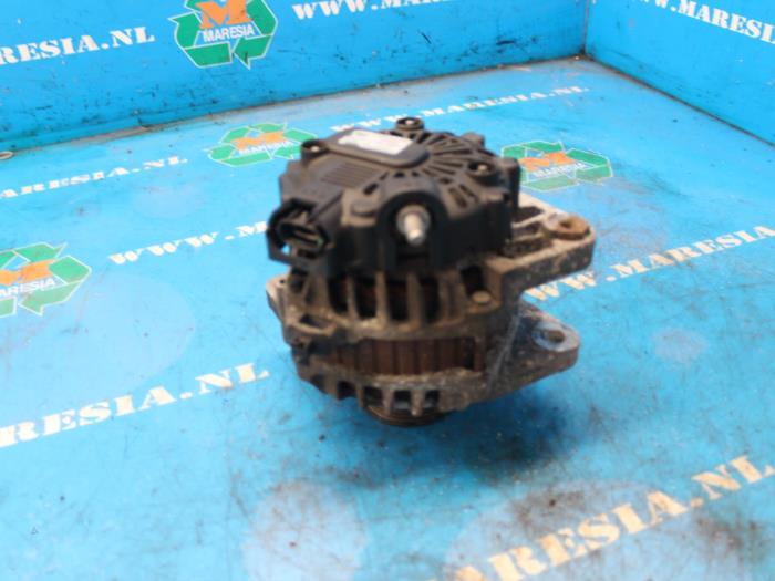 Begagnade Dynamo Hyundai i20 1.4i 16V Pris € 47,25 Marginaltabell erbjuds av Maresia Auto Recycling B.V.