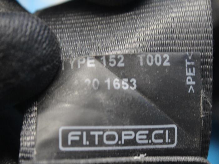 Ceinture de sécurité avant droite d'un Peugeot Bipper (AA) 1.3 HDI 2014