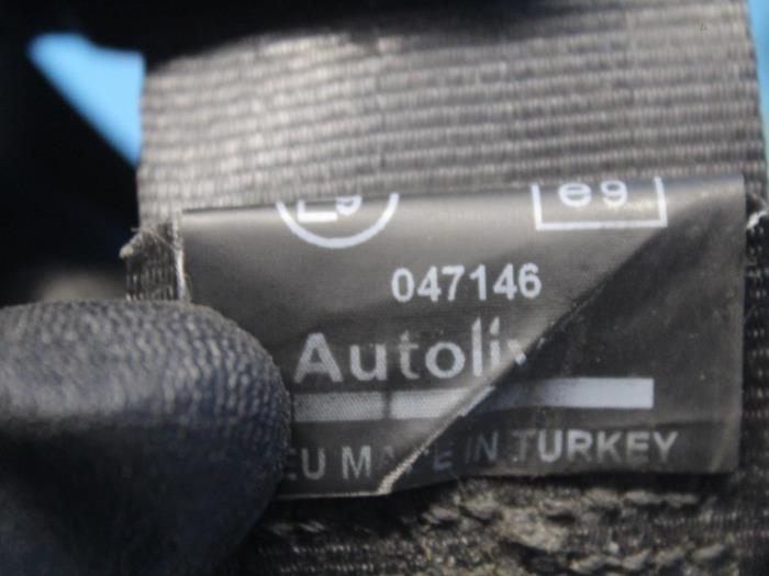 Ceinture de sécurité avant droite d'un Peugeot Bipper (AA) 1.3 HDI 2014