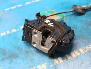 Used Front door lock mechanism 4-door, right Renault Captur (2R) 1.2 TCE 16V EDC Price € 68,25 Margin scheme offered by Maresia Auto Recycling B.V.