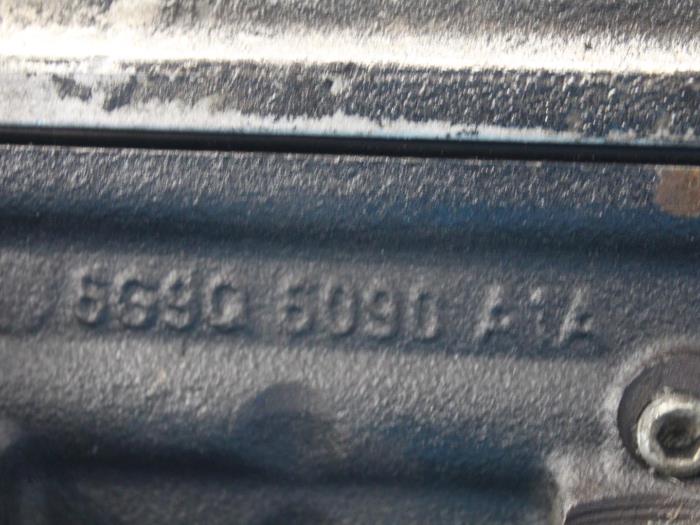 Zylinderkopf van een Ford S-Max (GBW) 2.0 TDCi 16V 140 2009