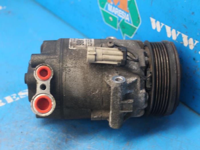Air conditioning pump from a Opel Zafira 2013