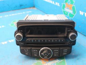Gebrauchte Radio CD Spieler Opel Adam Preis € 68,25 Margenregelung angeboten von Maresia Auto Recycling B.V.