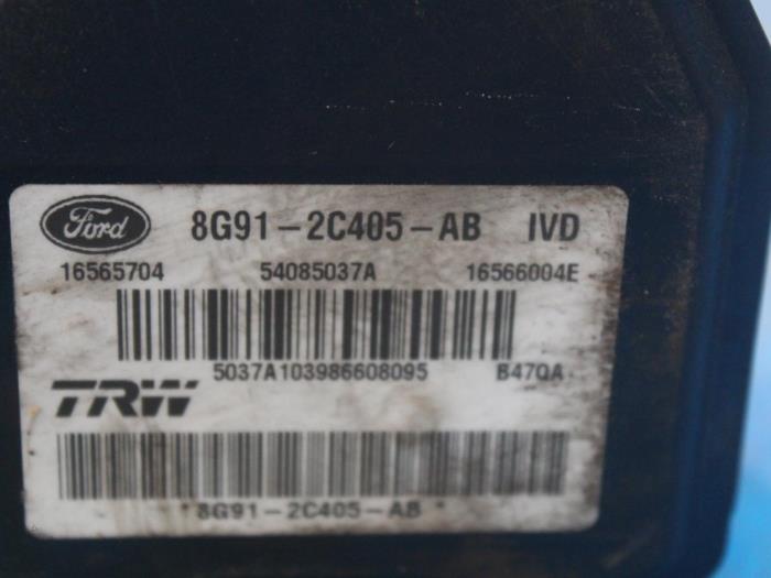 Pompe ABS d'un Ford S-Max (GBW) 2.0 TDCi 16V 140 2009