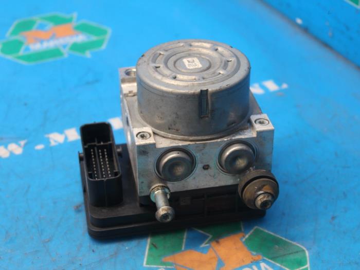 Begagnade ABS-pump Hyundai i10 (B5) 1.0 12V Pris € 131,25 Marginaltabell erbjuds av Maresia Auto Recycling B.V.