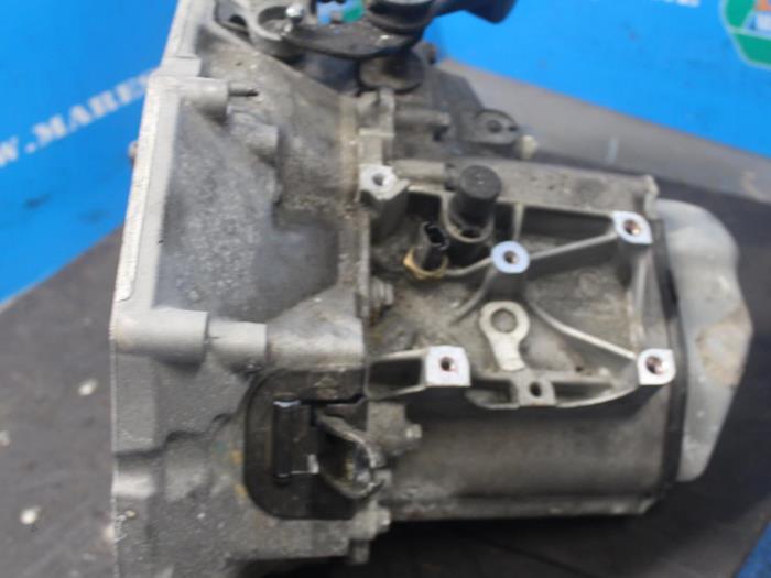 Getriebe van een Peugeot 108 1.2 VTi 12V 2016