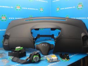 Usados Juego y módulo de airbag Toyota Yaris II (P9) 1.0 12V VVT-i Precio € 367,50 Norma de margen ofrecido por Maresia Auto Recycling B.V.