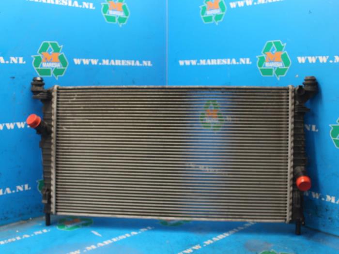 Usagé Radiateur Ford C-Max Prix € 42,00 Règlement à la marge proposé par Maresia Auto Recycling B.V.