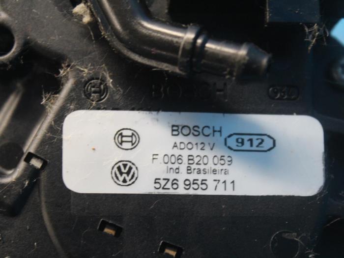 Scheibenwischermotor hinten van een Volkswagen Fox (5Z) 1.4 TDI 2006