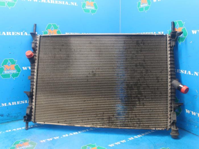 Usagé Radiateur Ford Transit Prix € 52,50 Règlement à la marge proposé par Maresia Auto Recycling B.V.