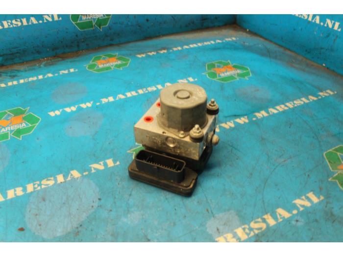 Begagnade ABS-pump Opel Corsa E 1.3 CDTi 16V ecoFLEX Pris € 42,00 Marginaltabell erbjuds av Maresia Auto Recycling B.V.