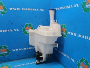 Used Front windscreen washer reservoir Hyundai i30 (GDHB5) 1.6 CRDi 16V VGT Price € 52,50 Margin scheme offered by Maresia Auto Recycling B.V.