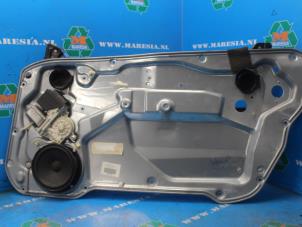 Usagé Mécanique vitre 2portes avant droite Seat Ibiza III (6L1) 1.2 12V Prix € 52,50 Règlement à la marge proposé par Maresia Auto Recycling B.V.