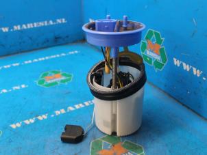 Usados Bomba eléctrica de combustible Skoda Roomster (5J) 1.2 TSI Precio € 78,75 Norma de margen ofrecido por Maresia Auto Recycling B.V.