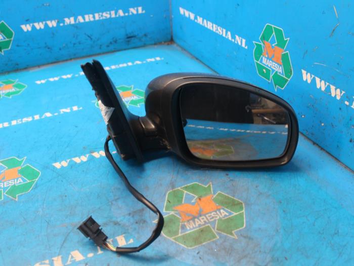 Wing mirror, right from a Skoda Roomster (5J) 1.2 TSI 2013