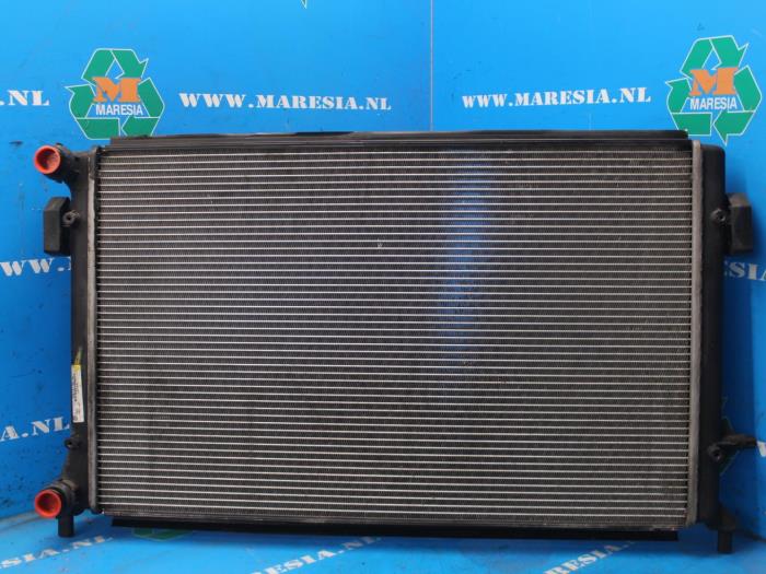 Usagé Radiateur Skoda Octavia Combi (1Z5) 2.0 FSI 16V Prix € 47,25 Règlement à la marge proposé par Maresia Auto Recycling B.V.