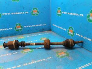 Used Front drive shaft, right Renault Clio II (BB/CB) 1.2 16V Price € 42,00 Margin scheme offered by Maresia Auto Recycling B.V.