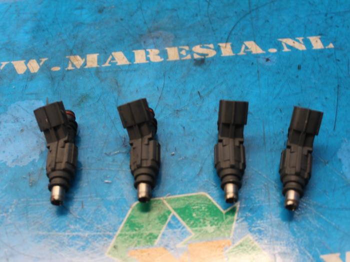Usagé Système d'injection Toyota Corolla (E12) Prix € 68,25 Règlement à la marge proposé par Maresia Auto Recycling B.V.