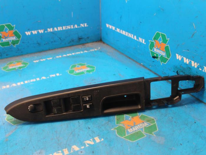 Usados Interruptor combinado de ventanillas Fiat Sedici (189) 1.6 16V Precio € 52,50 Norma de margen ofrecido por Maresia Auto Recycling B.V.