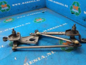 Used Wiper mechanism Fiat Sedici (189) 1.6 16V Price € 73,50 Margin scheme offered by Maresia Auto Recycling B.V.