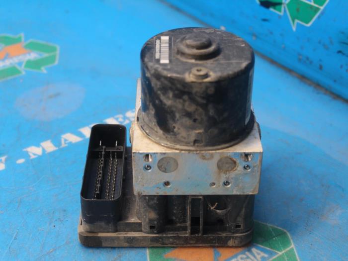 Usagé Pompe ABS Ford Focus 2 Prix € 89,25 Règlement à la marge proposé par Maresia Auto Recycling B.V.