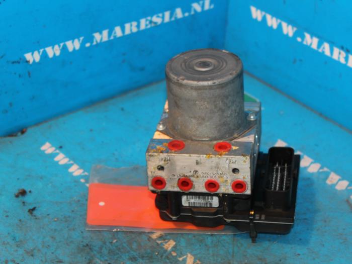 Begagnade ABS-pump Mercedes A (W169) 2.0 A-160 CDI 16V 5-Drs. Pris € 73,50 Marginaltabell erbjuds av Maresia Auto Recycling B.V.