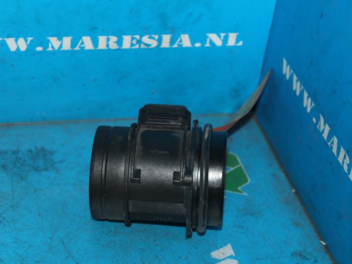 Airflow meter from a Mercedes-Benz A (W169) 2.0 A-160 CDI 16V 5-Drs. 2010