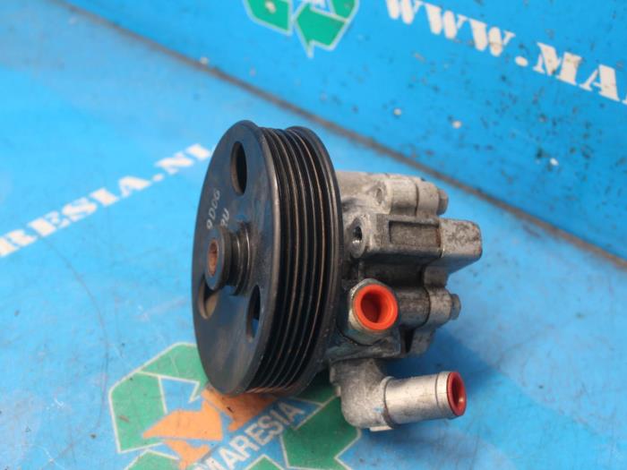 Power steering pump from a Chevrolet Cruze 2009