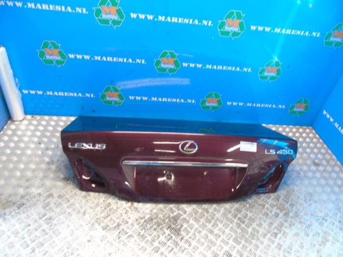 Usados Cubierta de maletero Lexus LS (F4) 430 4.3 32V VVT-i Precio € 210,00 Norma de margen ofrecido por Maresia Auto Recycling B.V.