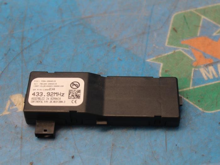 Używane Antena Chevrolet Aveo 1.3 D 16V Cena € 21,00 Procedura marży oferowane przez Maresia Auto Recycling B.V.